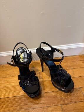 Saint Laurent Tributes. Black Patent Leather T-Strap Platform Heels